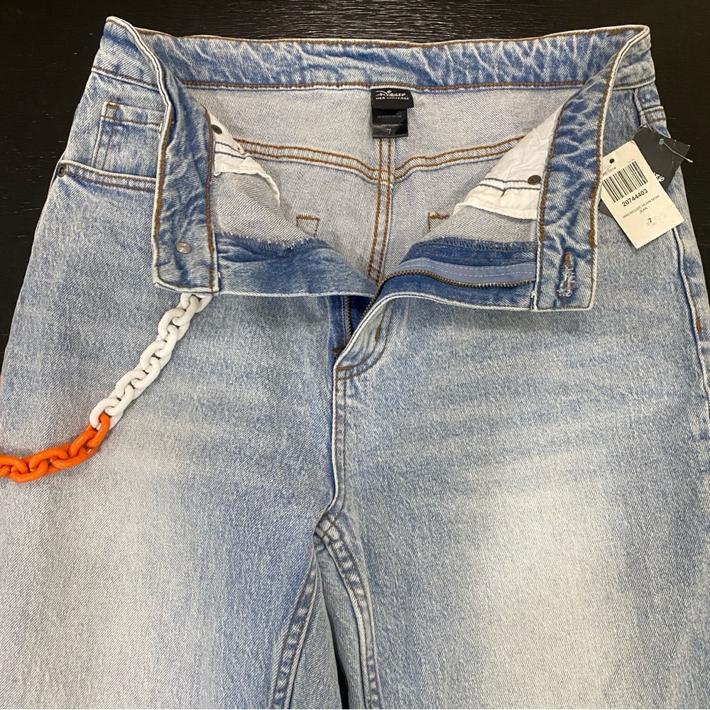 Her Universe Disney Halloween Candy Corn Chain Mom Jeans - junior sz 7 - cotton - Picture 5 of 11